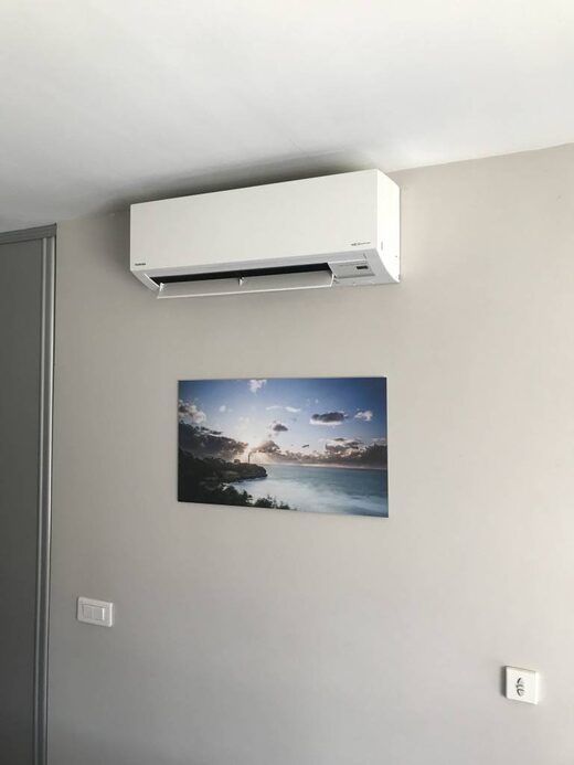 Pose&#x20;d&amp;&#x23;8217&#x3B;une&#x20;climatisation&#x20;bisplit&#x20;Toshiba&#x20;&#x00E0;&#x20;Carignan&#x20;de&#x20;Bordeaux